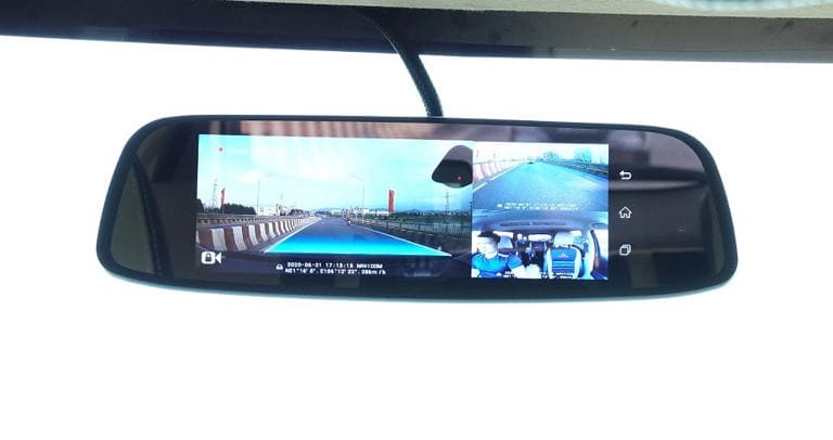 Camera hành trình dạng gương hậu Navicom M79 Plus. Ảnh: Navicom