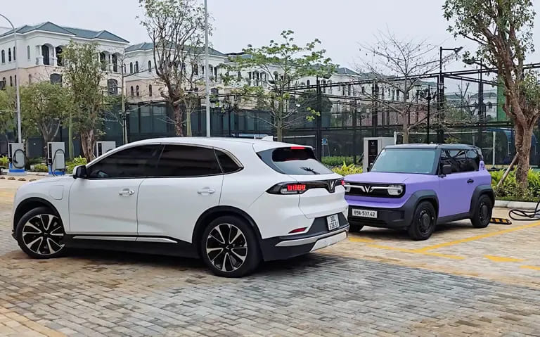 Hai cách đỗ xe cơ bản cho tài xế mới. Ảnh: Quang Anh