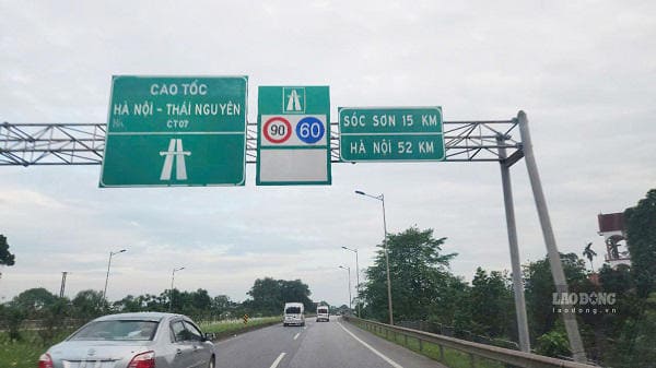 Lái xe an toàn nhờ nắm rõ quy định về biển báo tốc độ. Ảnh: Minh Hạnh