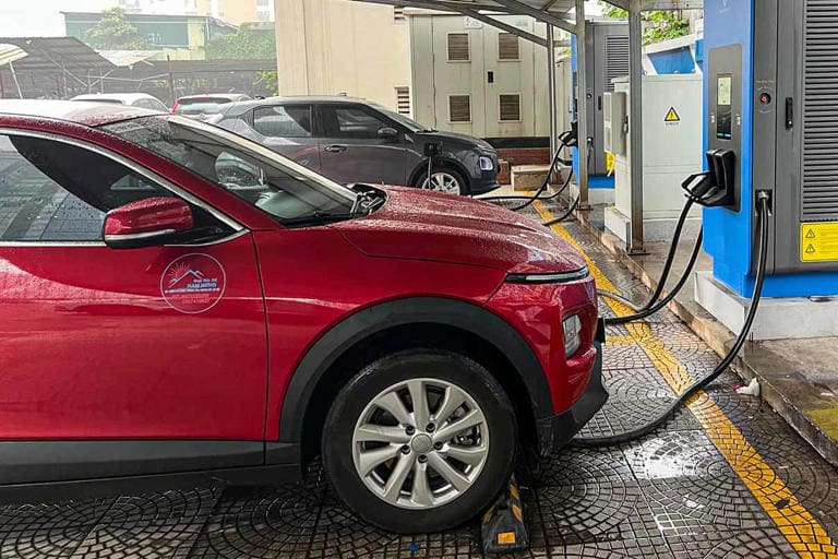 Sự khác biệt giữa lốp xe ôtô điện và ôtô xăng