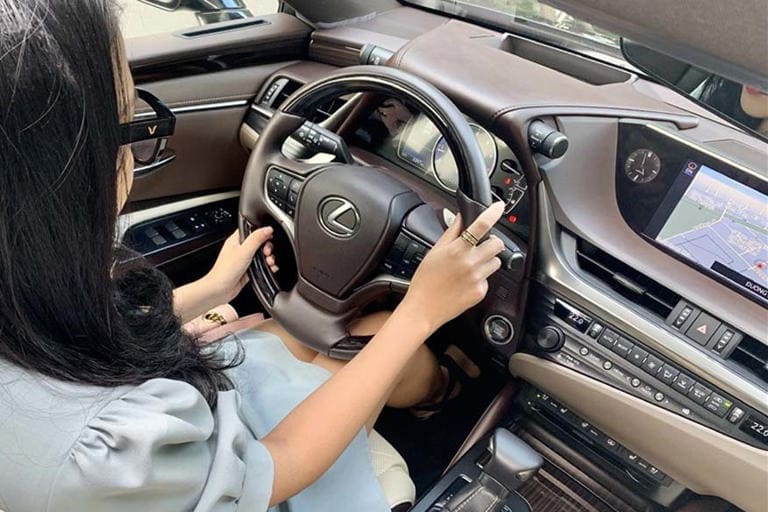 Nút bấm vật lý tưởng như lỗi thời lại đang được nhiều hãng xe khôi phục, nhằm tăng tính trực quan và đảm bảo an toàn khi người lái cần thao tác nhanh.