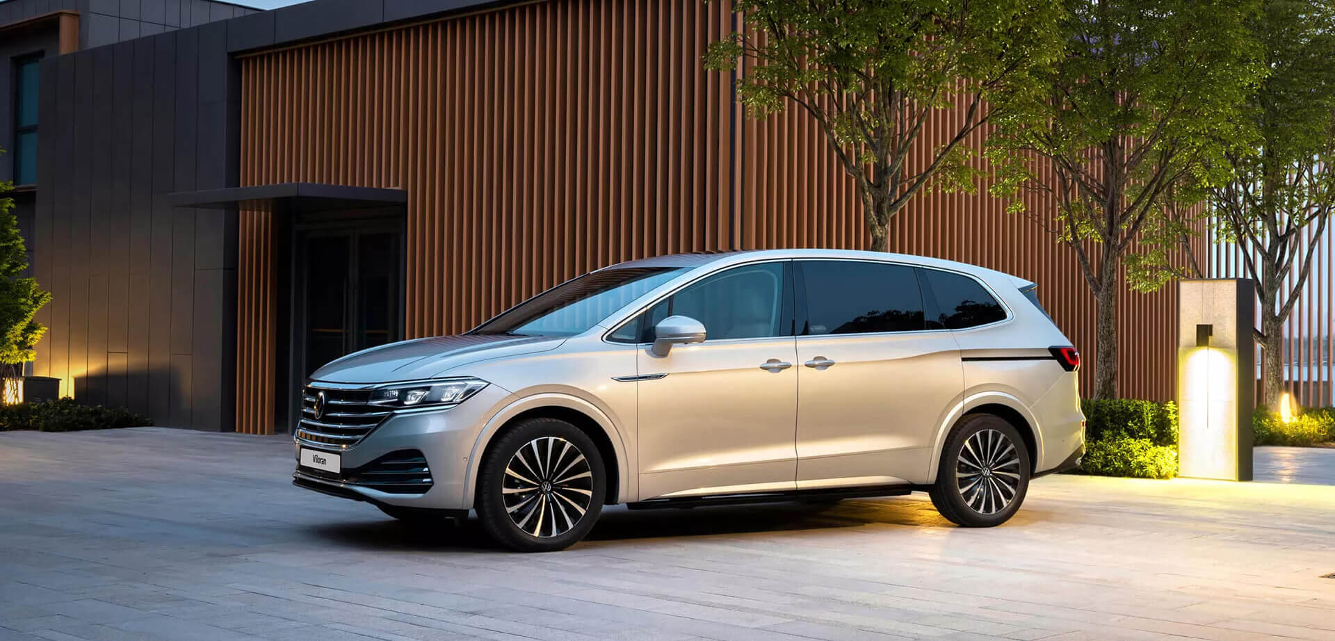 Volkswagen Viloran Luxury và Premium, bảng giá MPV hạng sang cỡ lớn thương hiệu Đức