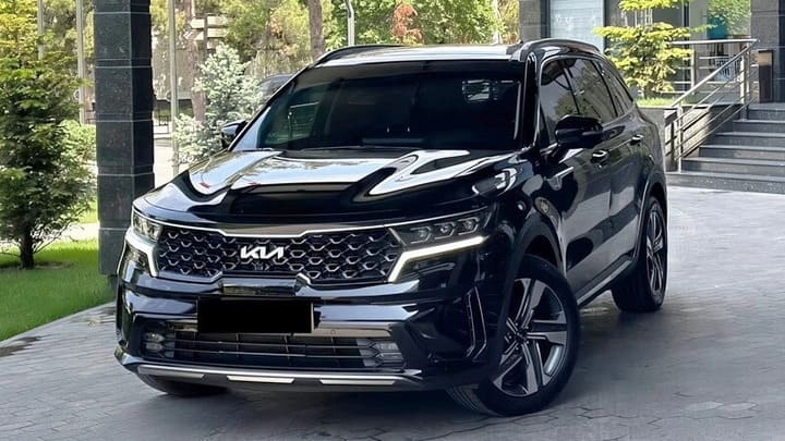 Kia Sorento 2.2D Luxury sở hữu ngoại hình mạnh mẽ với lưới tản nhiệt dạng mũi hổ đặc trưng. (Ảnh: KIA HẢI DƯƠNG)
