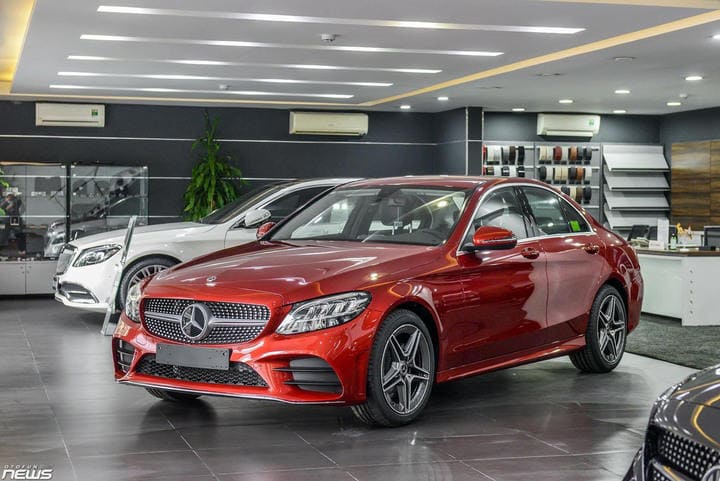 Mercedes-Benz C180 AMG 2021 mang diện mạo thể thao. (Ảnh: Mercedes-Benz)
