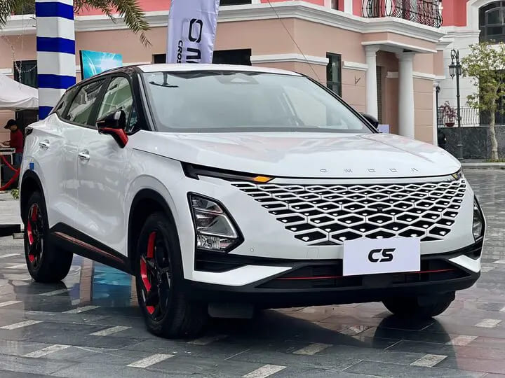 Omoda C5 Luxury được thiết kế với phong cách SUV Coupe, sự mạnh mẽ nhưng đầy thanh lịch.