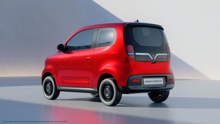 Lộ nội thất VinFast Minio Green 269 triệu đồng: Phanh tay cơ, cần số sau vô lăng, không màn giải trí