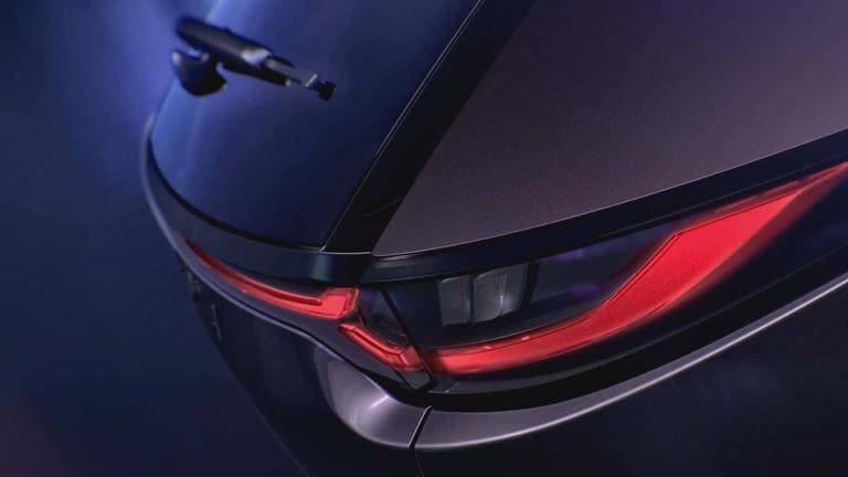 Nội thất phía sau hứa hẹn sẽ rộng hơn một chút nhờ kết cấu SUV - Ảnh: Changan Mazda