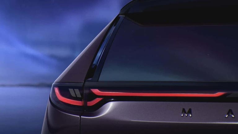 Nội thất phía sau hứa hẹn sẽ rộng hơn một chút nhờ kết cấu SUV - Ảnh: Changan Mazda