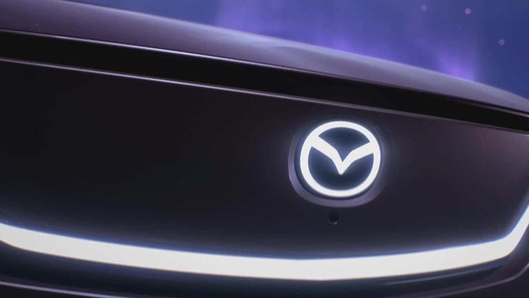 Nội thất phía sau hứa hẹn sẽ rộng hơn một chút nhờ kết cấu SUV - Ảnh: Changan Mazda