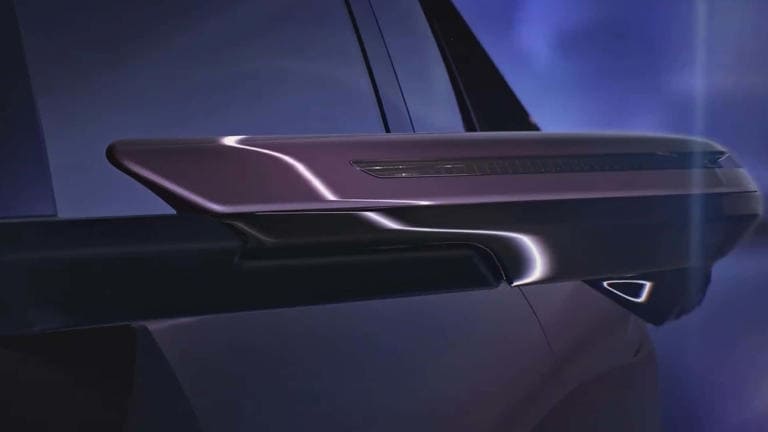 Nội thất phía sau hứa hẹn sẽ rộng hơn một chút nhờ kết cấu SUV - Ảnh: Changan Mazda