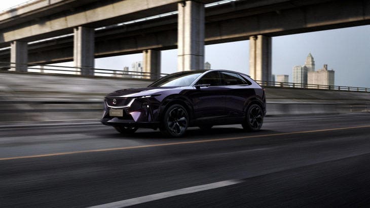 Vào cuối tháng 4 này tại triển lãm Thượng Hải 2025, liên doanh Changan Mazda đã chính thức ra mắt toàn cầu mẫu SUV thuần điện mới có tên EZ-60. Xe dự kiến sẽ bắt đầu đi vào sản xuất tại Trung Quốc từ nửa sau 2025 và hứa hẹn sẽ ra mắt tại các thị trường quốc tế từ cuối năm dưới tên gọi CX-6e - Ảnh: Mazda