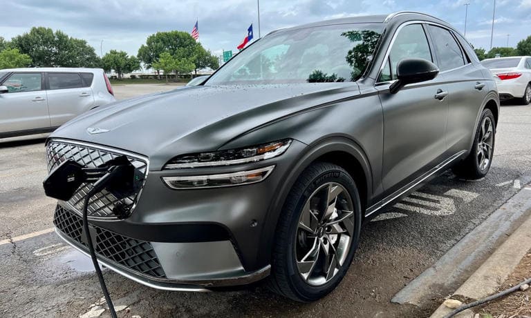 Genesis GV70 Electrified - 17 phút