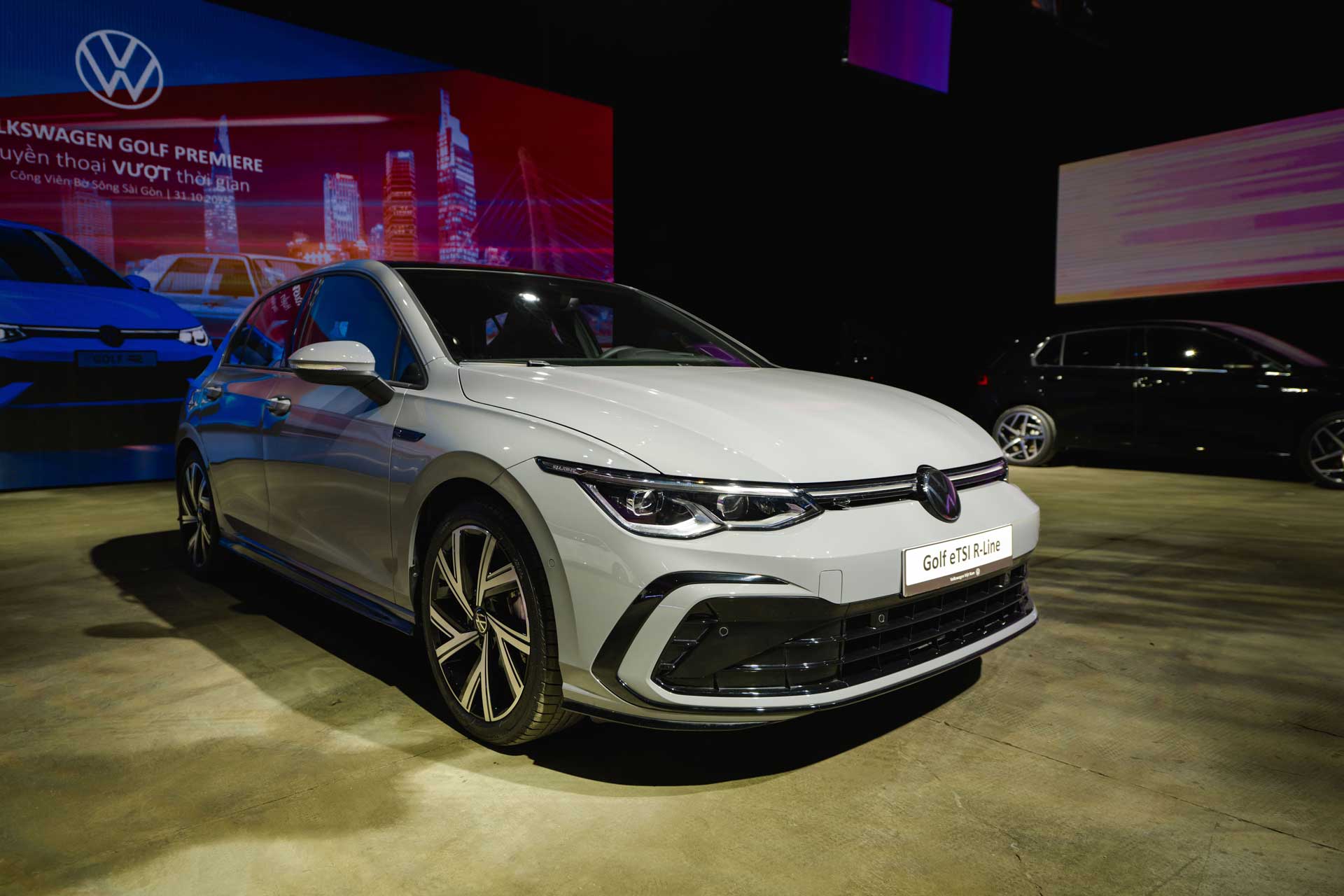 Volkswagen Golf 2025: Giá xe, Thông số, Ngoại thất, Nội thất & So sánh chi tiết