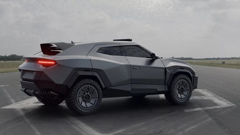 Với ngoại thất được làm lại đáng kể, gần như thiết kế gốc của Lamborghini Urus đã bị che phủ hoàn toàn - Ảnh: REZVANI
