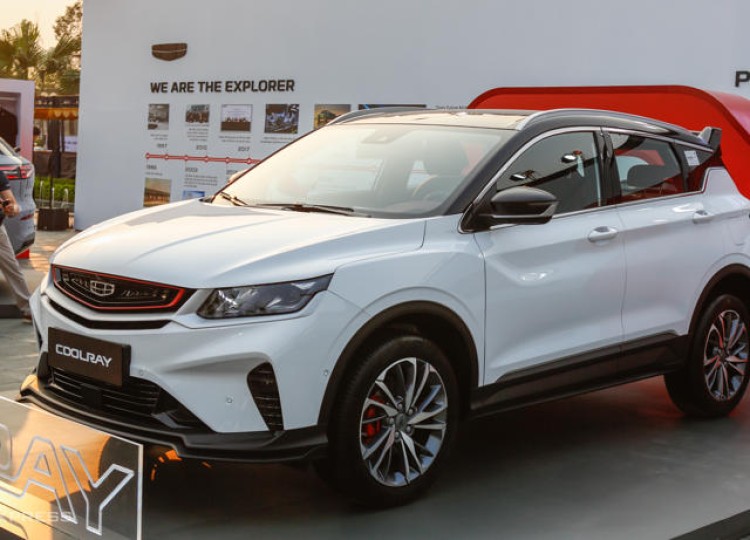 Loạt ôtô mới chào khách Việt tháng 3
