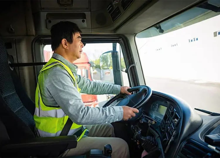Năm 2025, tài xế ô tô lái xe liên tục quá 4 giờ có bị xử phạt?