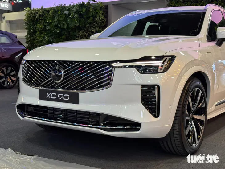 Volvo XC90 2025 sắp về Việt Nam: Máy hybrid 455 mã lực, chạy không cần xăng 70km