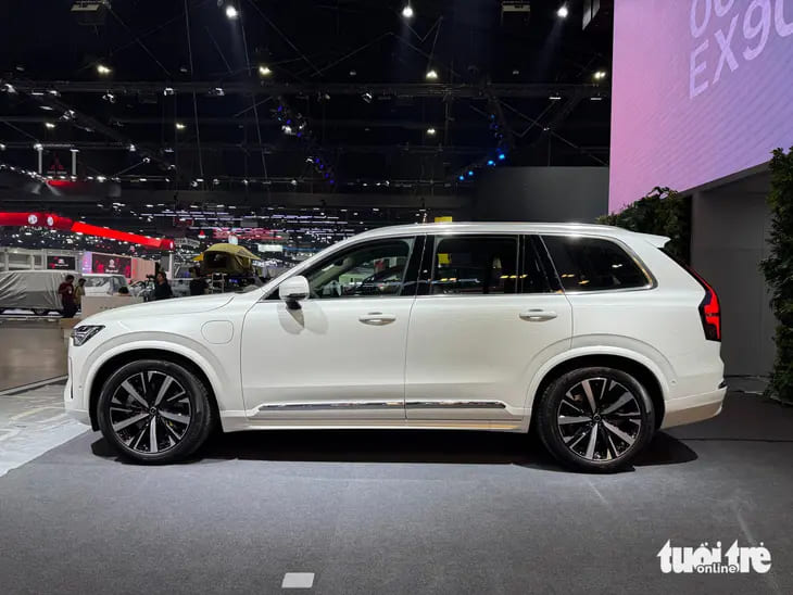 Volvo XC90 2025 sắp về Việt Nam: Máy hybrid 455 mã lực, chạy không cần xăng 70km