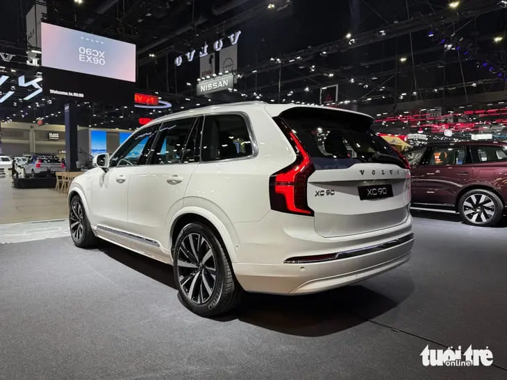 Volvo XC90 2025 sắp về Việt Nam: Máy hybrid 455 mã lực, chạy không cần xăng 70km