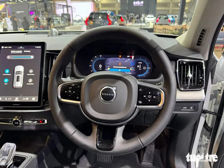 Volvo XC90 2025 sắp về Việt Nam: Máy hybrid 455 mã lực, chạy không cần xăng 70km