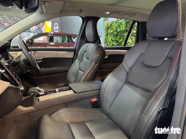 Volvo XC90 2025 sắp về Việt Nam: Máy hybrid 455 mã lực, chạy không cần xăng 70km