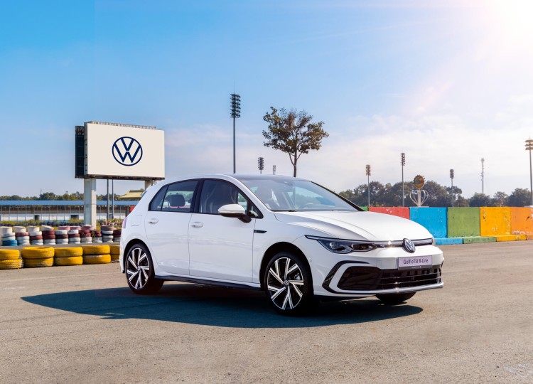 Giá xe Volkswagen Golf 1.5 eTSI R-Line Mild Hybrid - Thông số kỹ thuật các phiên bản