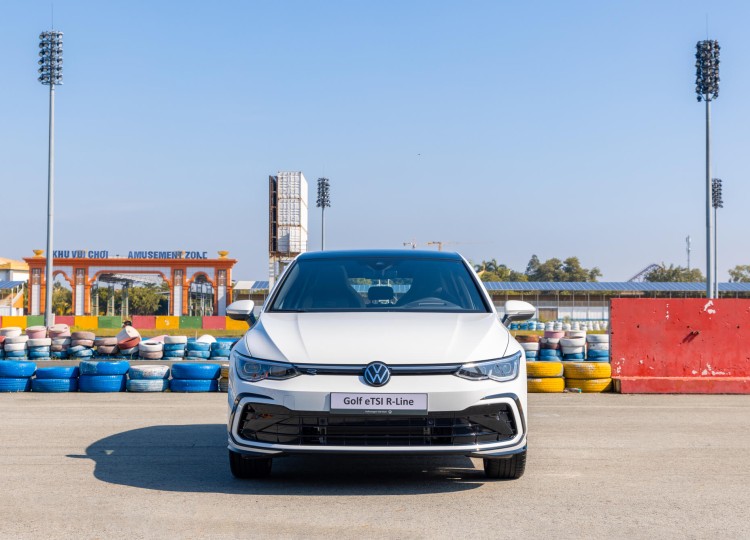 Giá xe Volkswagen Golf 1.5 eTSI R-Line Mild Hybrid - Thông số kỹ thuật các phiên bản