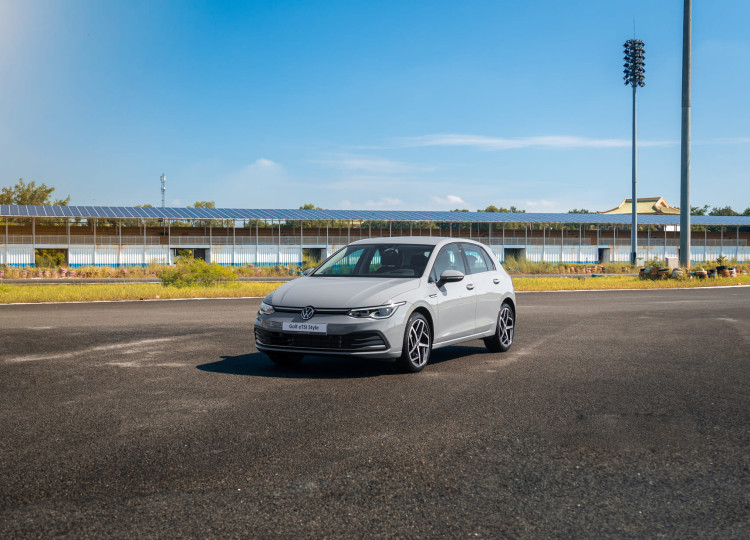 Giá xe Volkswagen Golf 1.5 eTSI Style Mild Hybrid - Thông số kỹ thuật các phiên bản