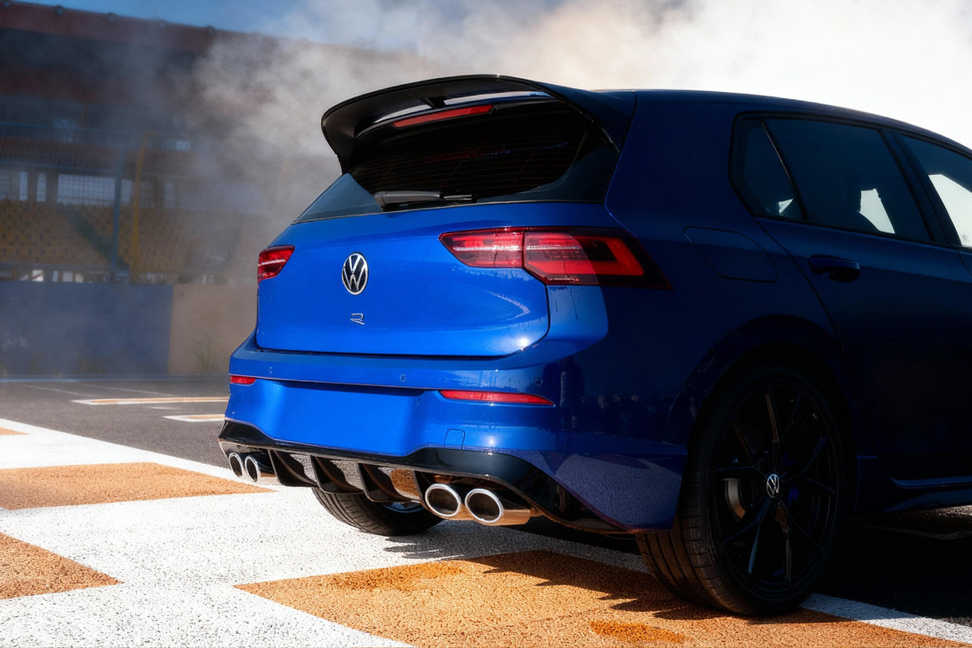 Golf R Performance 4Motion - Đỉnh cao biểu tưởng hãng xe Volkswagen