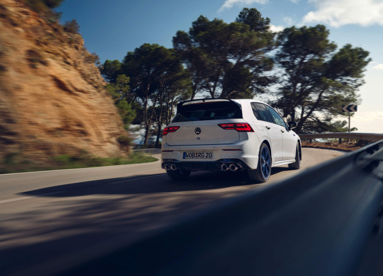 Golf R Performance 4Motion - Đỉnh cao biểu tưởng hãng xe Volkswagen