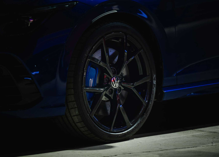 Golf R Performance 4Motion - Đỉnh cao biểu tưởng hãng xe Volkswagen