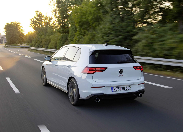 Giá xe Volkswagen Golf GTI Lite 2.0 - Thông số kỹ thuật các phiên bản