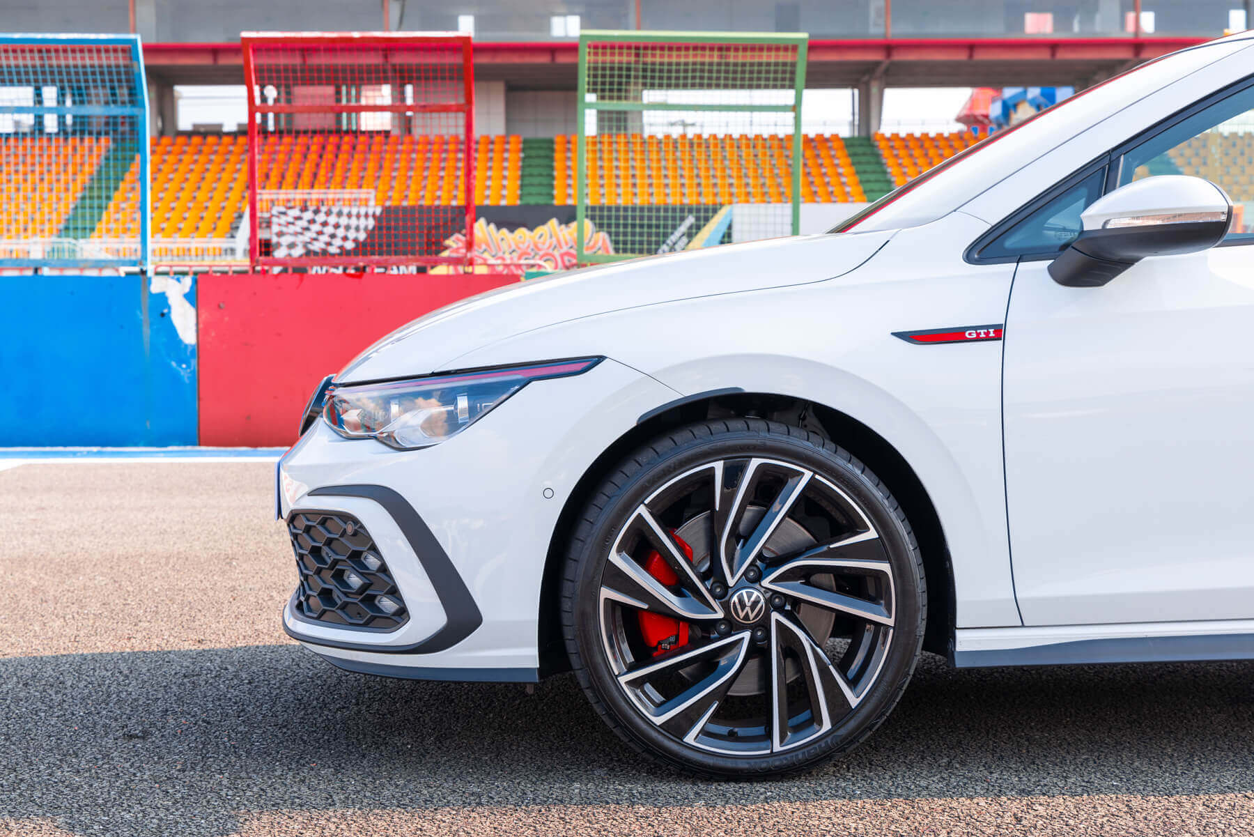 Giá xe Volkswagen Golf GTI Lite 2.0 - Thông số kỹ thuật các phiên bản