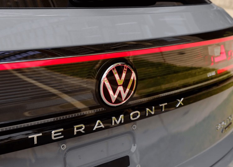 Giá xe Volkswagen Teramont X Platinum SUV 2.0 TSI Turbo hộp số tự động DSG 7 cấp