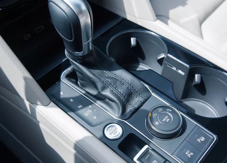 Volkswagen Teramont Base SUV 2.0 Turbo Hộp số tự động 8 cấp 4Motion