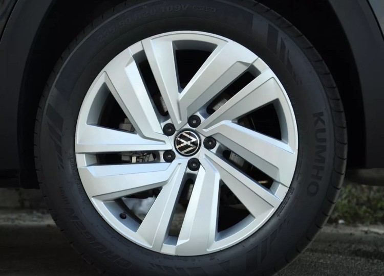 Volkswagen Teramont Base SUV 2.0 Turbo Hộp số tự động 8 cấp 4Motion