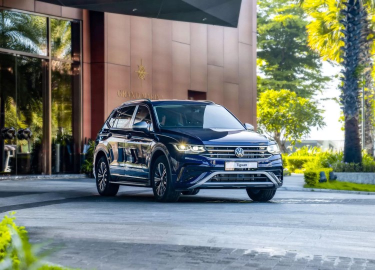 Volkswagen Tiguan Platinum SUV 2.0 Tự động ly hợp kép DSG 7 cấp