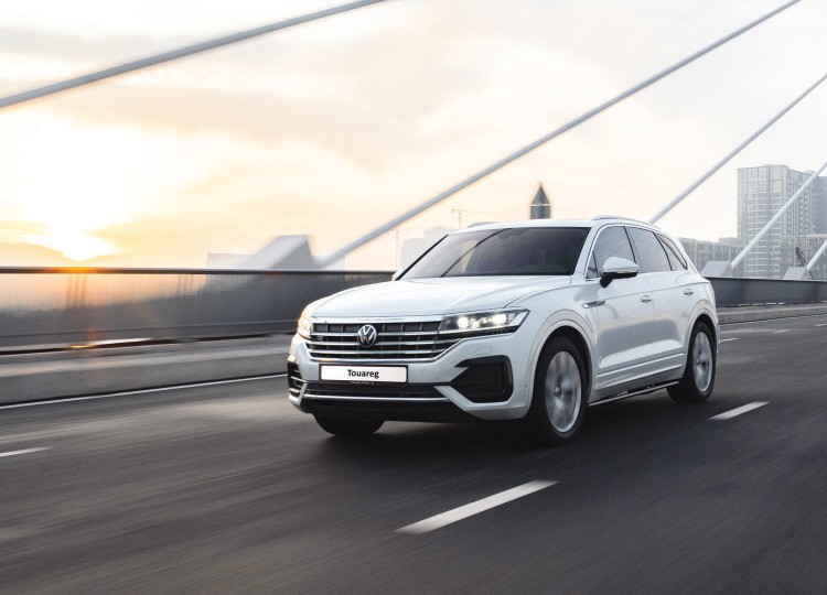 Volkswagen Touareg Elegance SUV 2.0 TSI Turbo Hộp số tự động 8 cấp AT