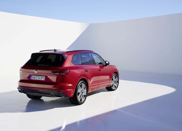 Volkswagen Touareg R-Line SUV 2.0 TSI Turbo Hệ thống treo khí nén 4Motion