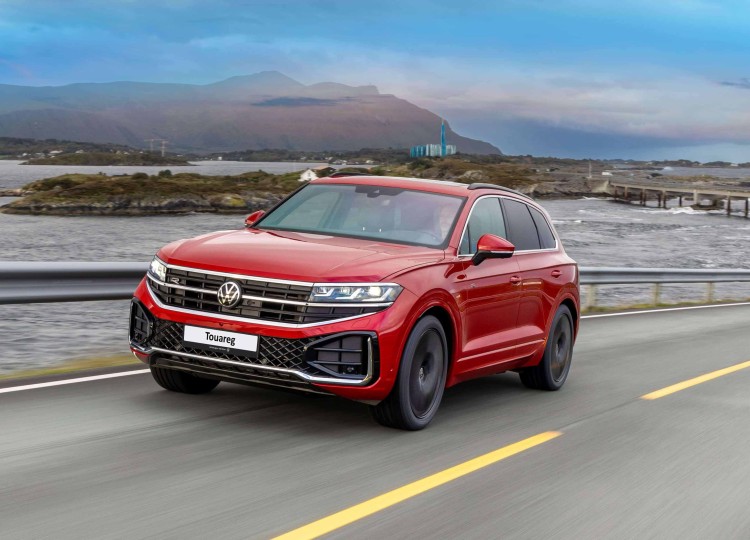Volkswagen Touareg R-Line SUV 2.0 TSI Turbo Hệ thống treo khí nén 4Motion