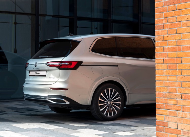 Giá xe Volkswagen Viloran Premium MPV 2.0L TSI - hộp số ly hợp kép DSG 7 cấp