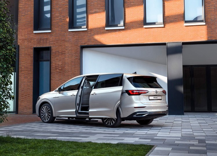 Giá xe Volkswagen Viloran Premium MPV 2.0L TSI - hộp số ly hợp kép DSG 7 cấp