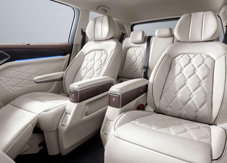Giá xe Volkswagen Viloran Premium MPV 2.0L TSI - hộp số ly hợp kép DSG 7 cấp