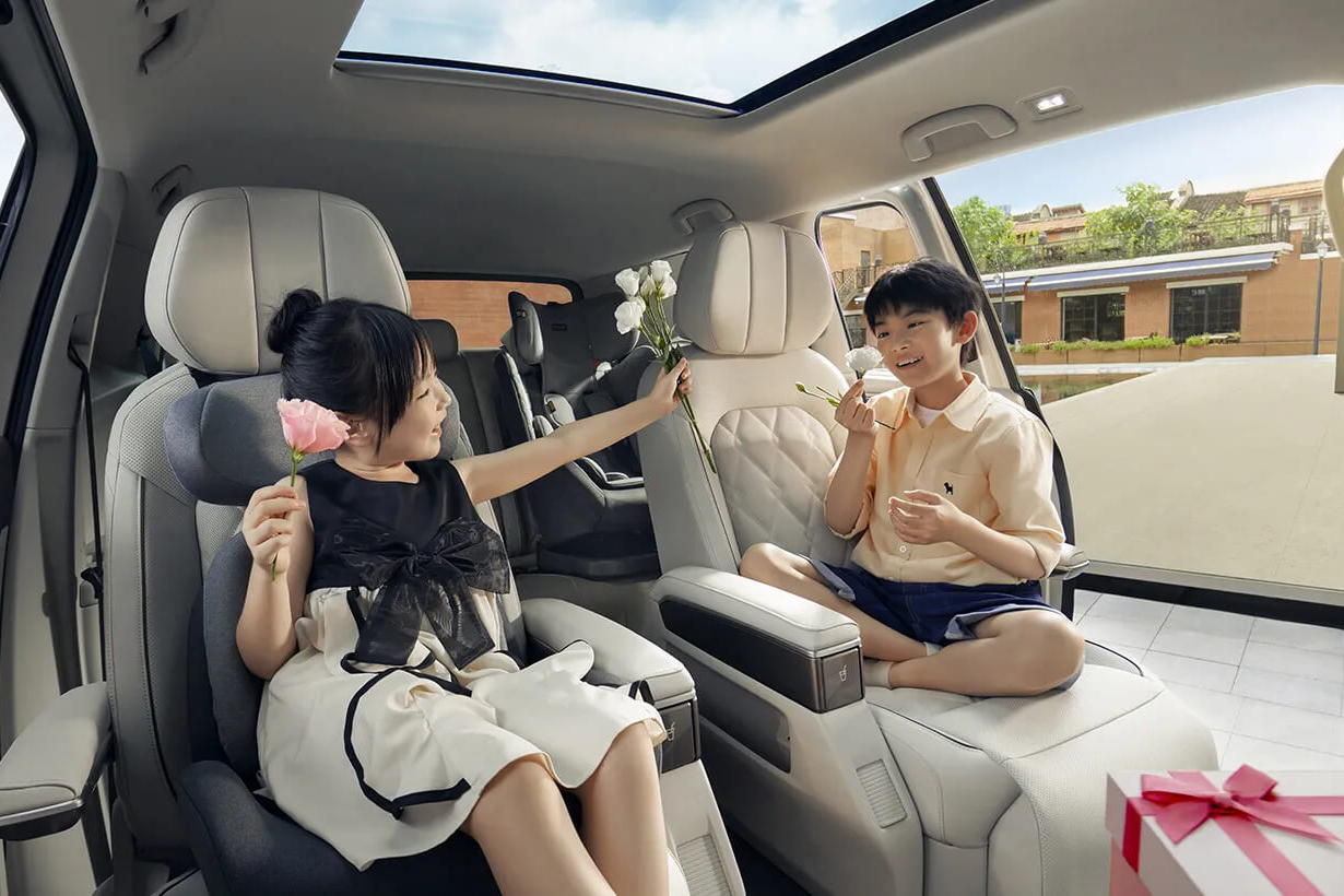 Giá xe Volkswagen Viloran Premium MPV 2.0L TSI - hộp số ly hợp kép DSG 7 cấp